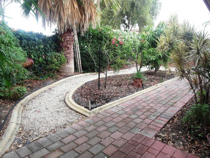 10 Sovereign Drive, Thornlie WA 6108