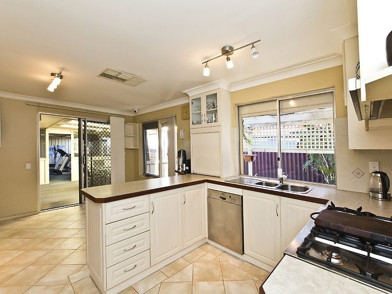 2 Jenkinson Street, Gosnells WA 6110