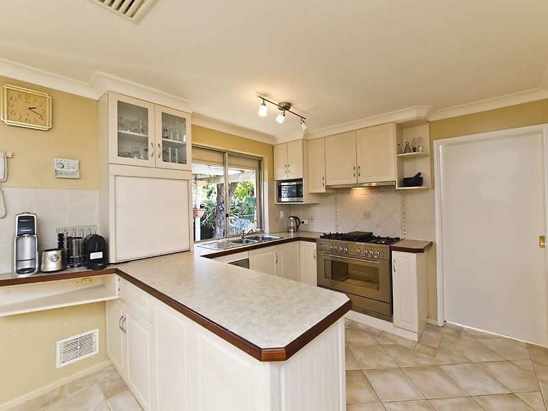 2 Jenkinson Street, Gosnells WA 6110