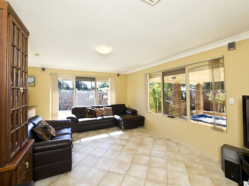 2 Jenkinson Street, Gosnells WA 6110