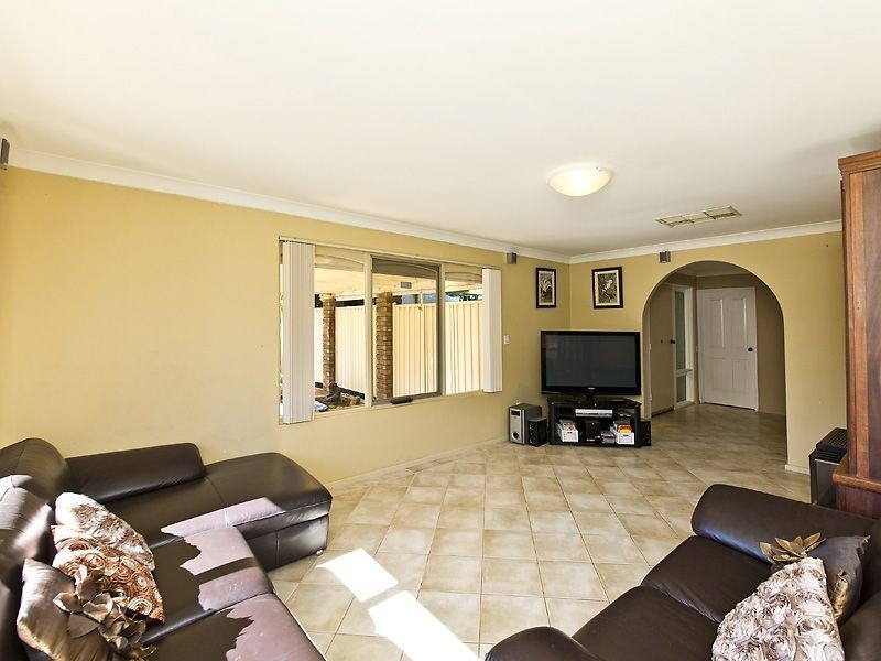 2 Jenkinson Street, Gosnells WA 6110