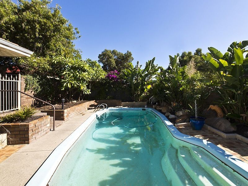 2 Jenkinson Street, Gosnells WA 6110