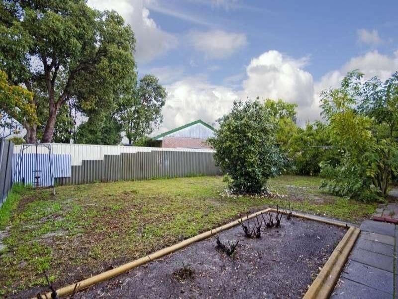 1 Eudoria Street, Gosnells WA 6110