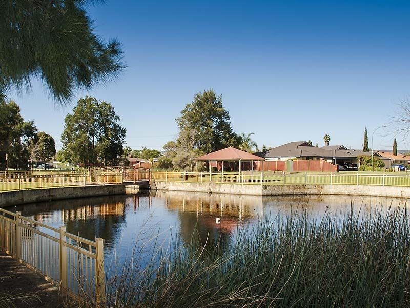 11 Prince Regent Blvd, Gosnells WA 6110