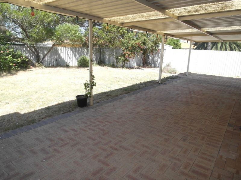 11 Miranda Way, Gosnells WA 6110