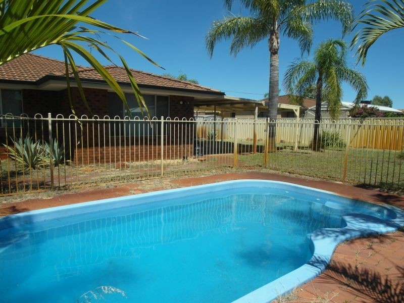 32 Wilkinson Street, Gosnells WA 6110