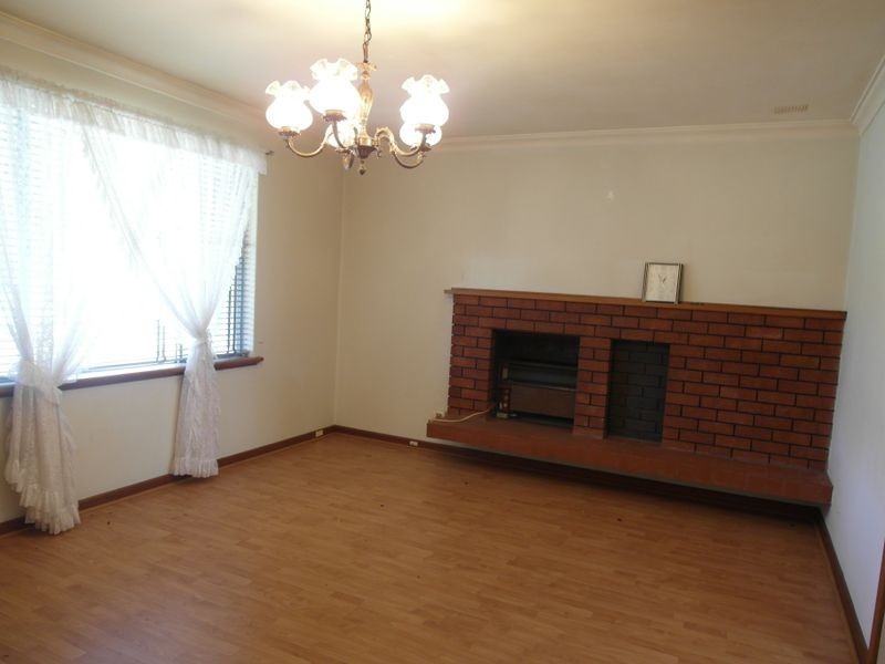 81 Carisbrooke Street, Maddington WA 6109