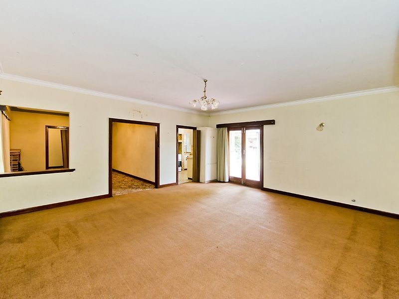 35 Astley Street, Gosnells WA 6110