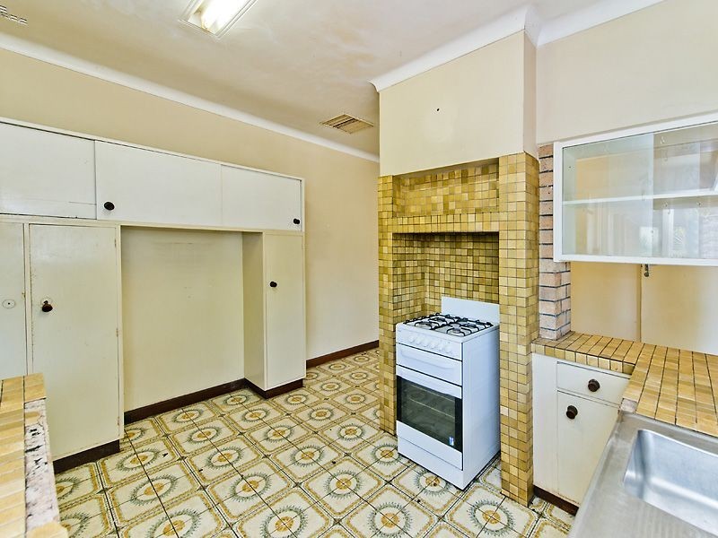 35 Astley Street, Gosnells WA 6110