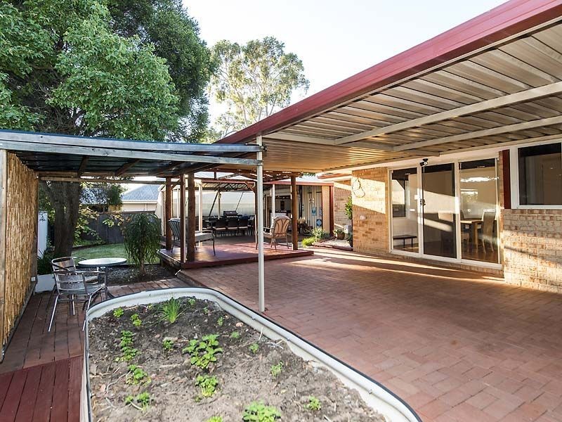 19 Mackay Crescent, Gosnells WA 6110