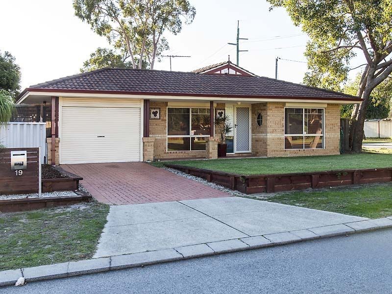 19 Mackay Crescent, Gosnells WA 6110