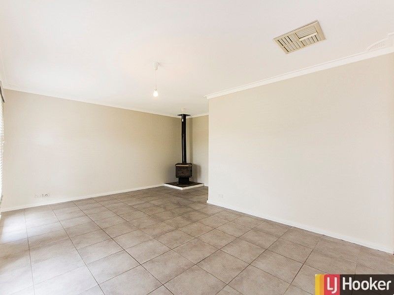 46 Greenway Ave, Thornlie WA 6108