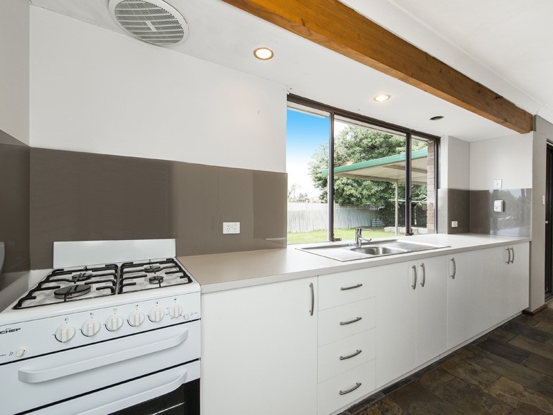 7 Harvey Close, Gosnells WA 6110