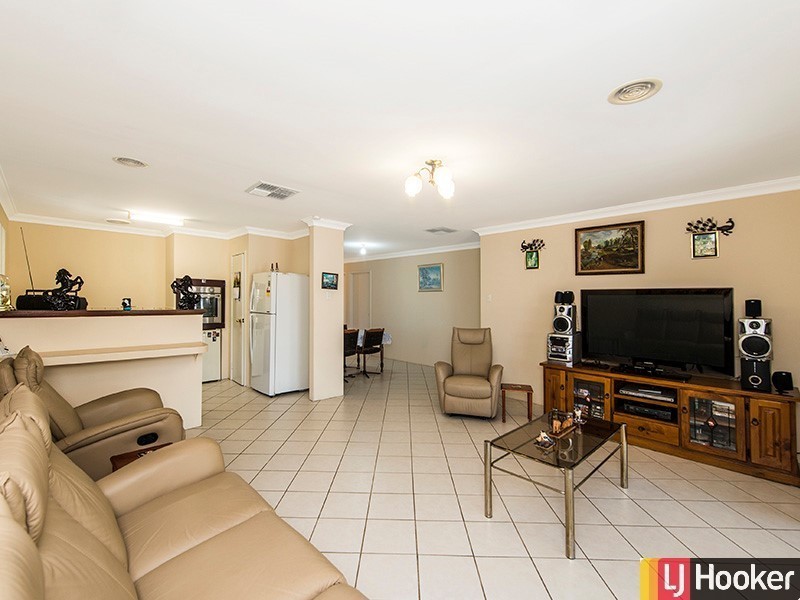 7 Moonstone Place, Gosnells WA 6110