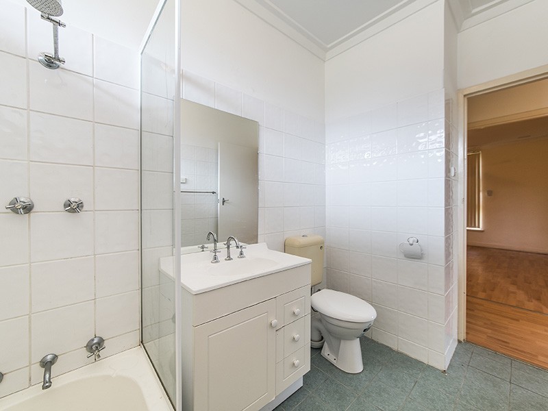 13 Lindy Way, Camillo WA 6111