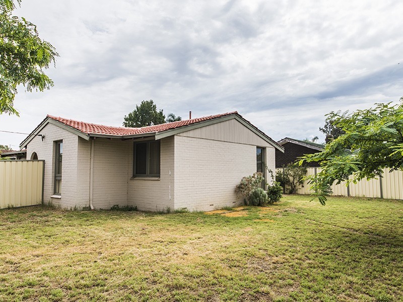 13 Lindy Way, Camillo WA 6111