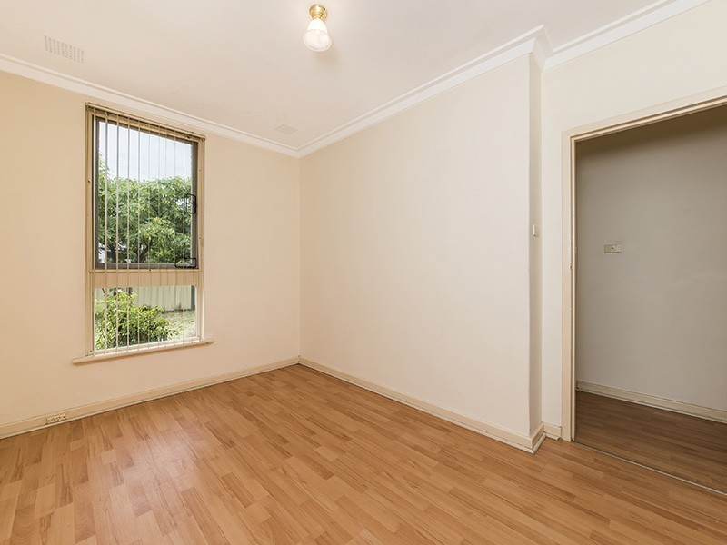 13 Lindy Way, Camillo WA 6111