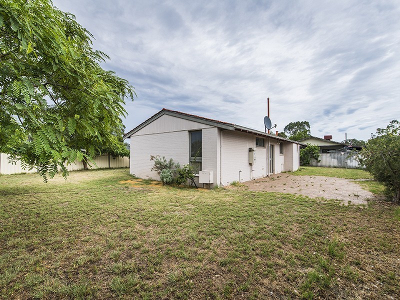 13 Lindy Way, Camillo WA 6111