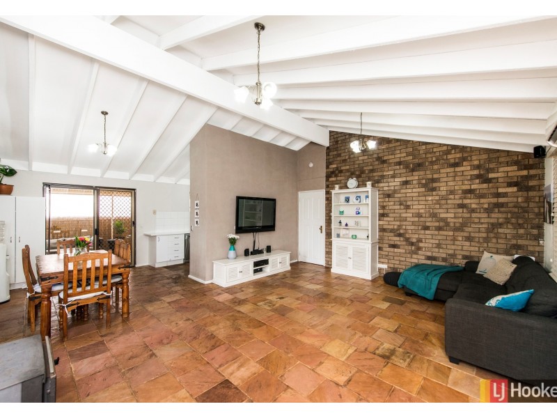 21 Ashburton Drive, Gosnells WA 6110