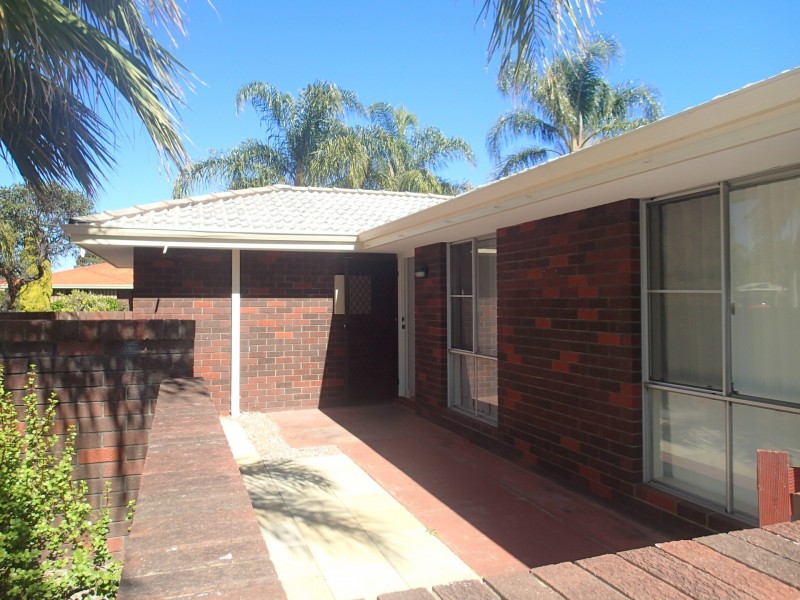 4 Hargrave Drive, Thornlie WA 6108