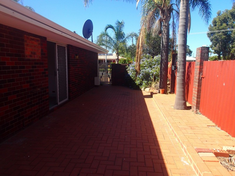 4 Hargrave Drive, Thornlie WA 6108