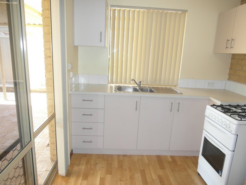 7/63 Third Avenue, Kelmscott WA 6111