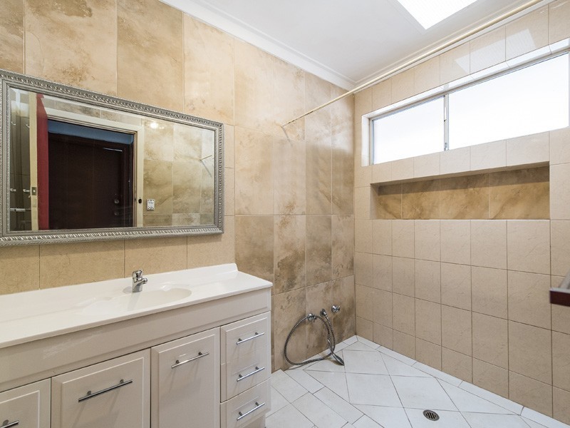 6 Aldworth Crescent, Gosnells WA 6110