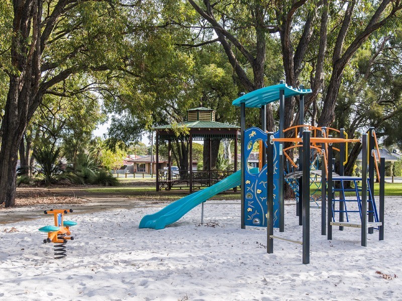 6 Aldworth Crescent, Gosnells WA 6110