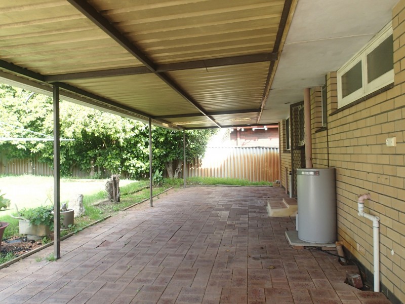 36 Sandon Road, Thornlie WA 6108