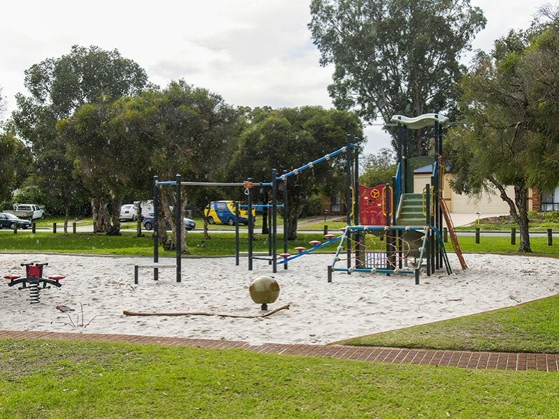 28 Wooramel Crescent, Gosnells WA 6110