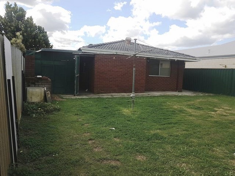 9 Conifer Street, Maddington WA 6109