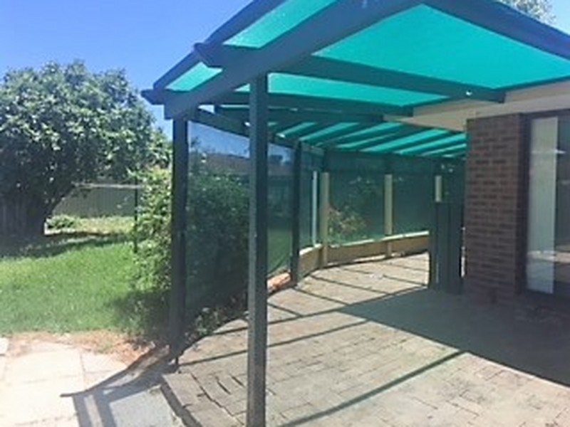 9 Excalibur Circle, Camillo WA 6111