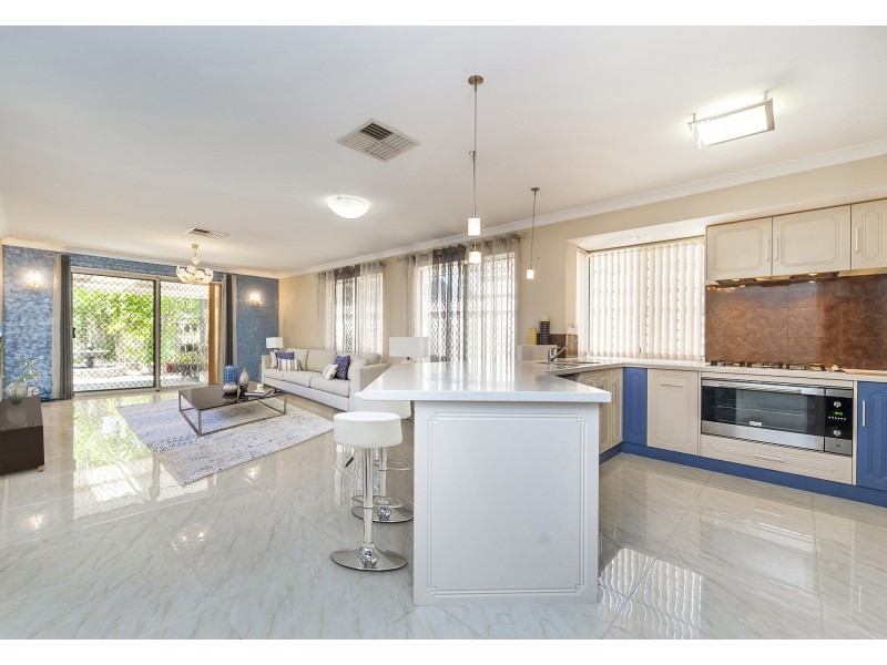 10 Jenal Close, Gosnells WA 6110