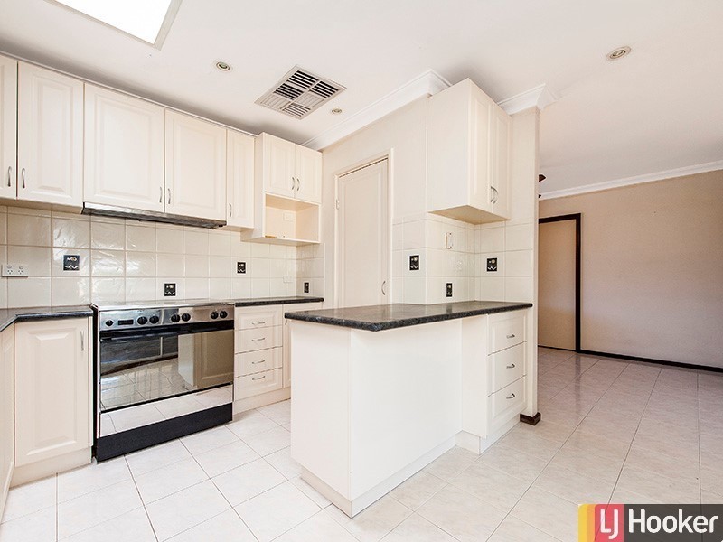 24 Wilfred Road, Thornlie WA 6108