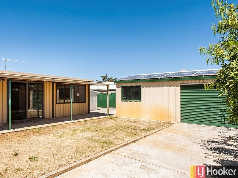 24 Wilfred Road, Thornlie WA 6108