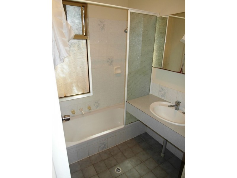 4 Dolara Court, Maddington WA 6109