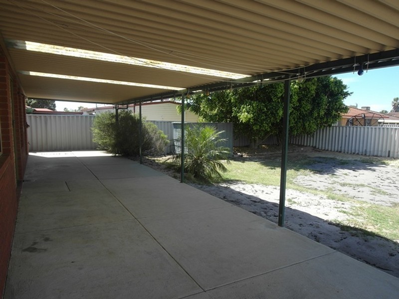 4 Dolara Court, Maddington WA 6109