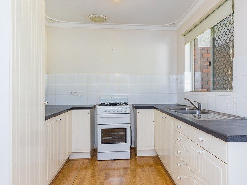 11 Reigate Street, Gosnells WA 6110