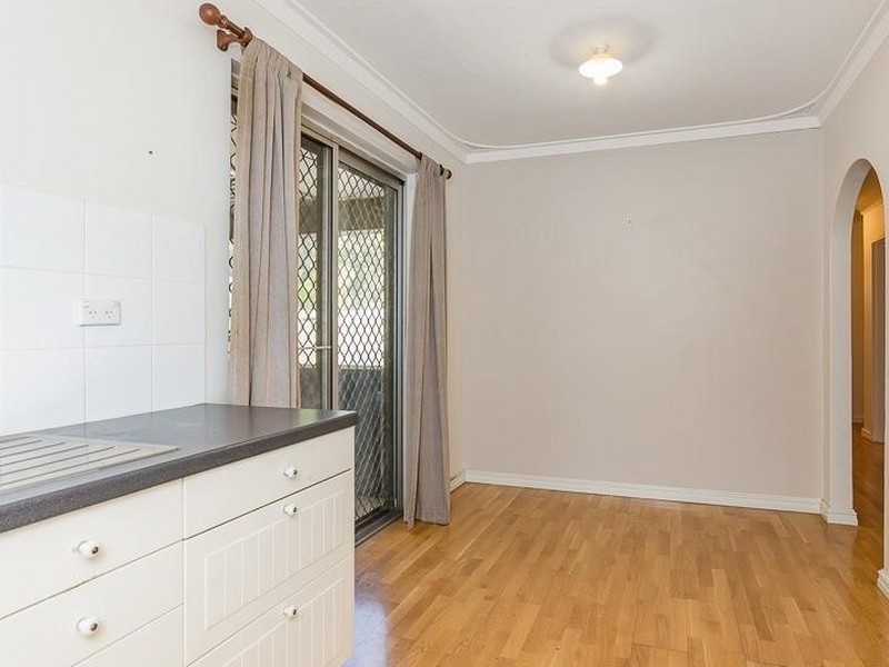 11 Reigate Street, Gosnells WA 6110