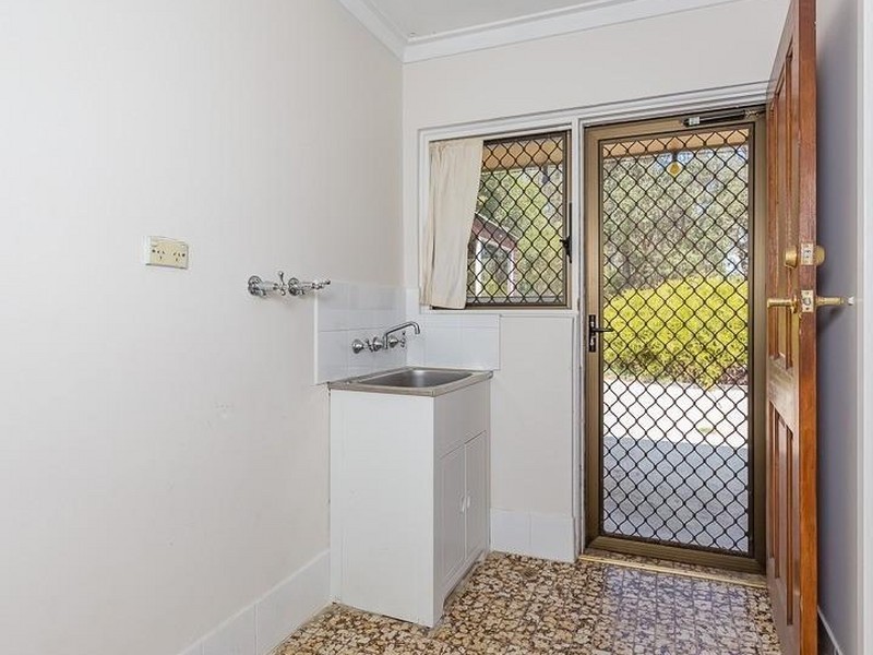 11 Reigate Street, Gosnells WA 6110