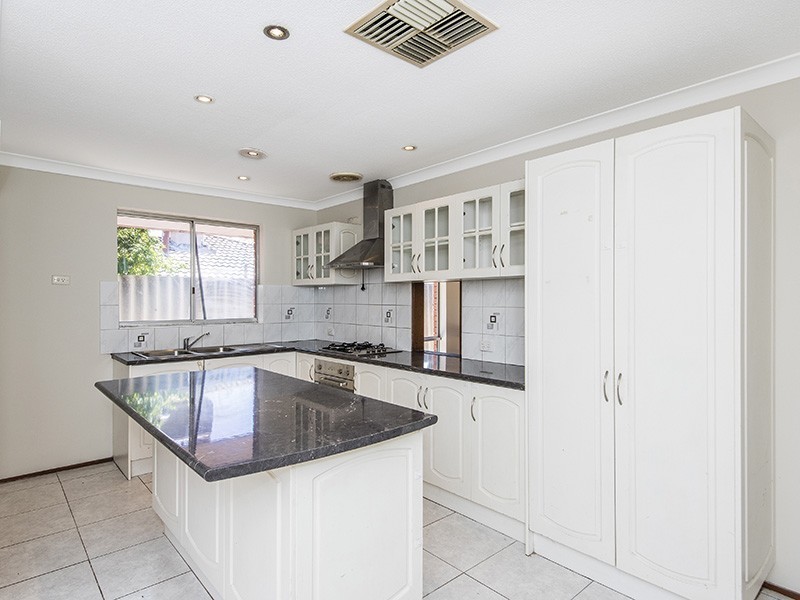 30 Greenough Way, Gosnells WA 6110