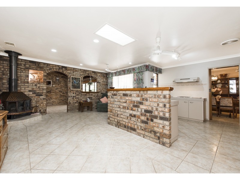 19 Prescott Drive, Gosnells WA 6110