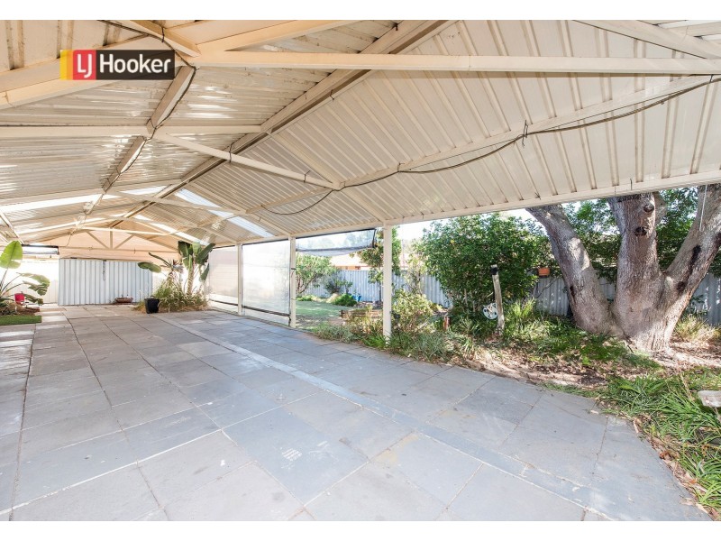 93 Braemore Street, Seville Grove WA 6112