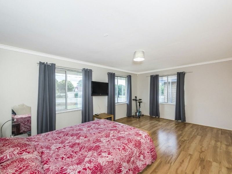 46 Schruth Street North, Kelmscott WA 6111
