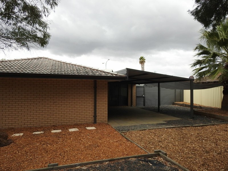 17 Southern River Road, Gosnells WA 6110