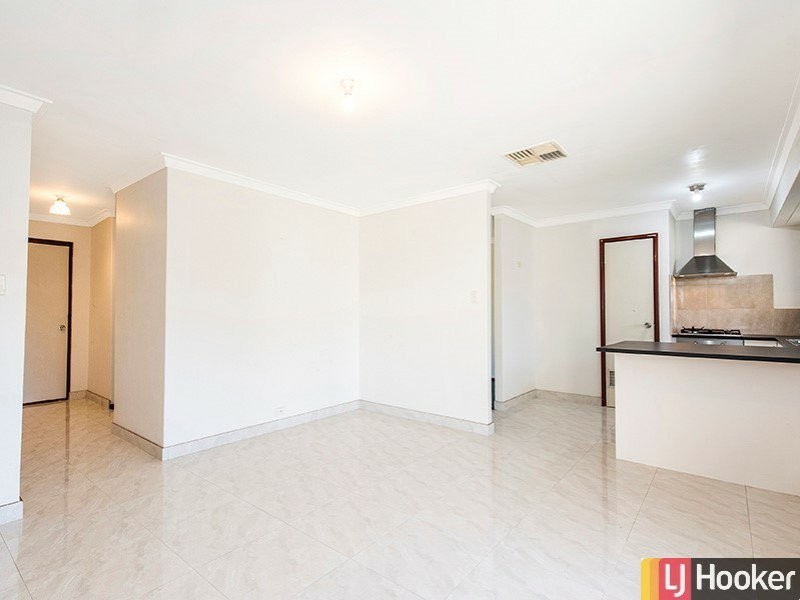 4 Walker Place, Gosnells WA 6110