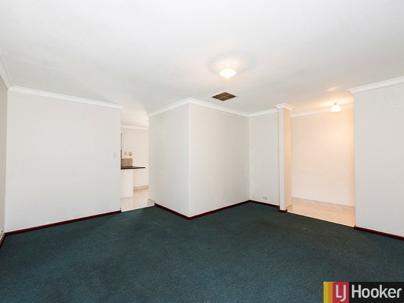 4 Walker Place, Gosnells WA 6110