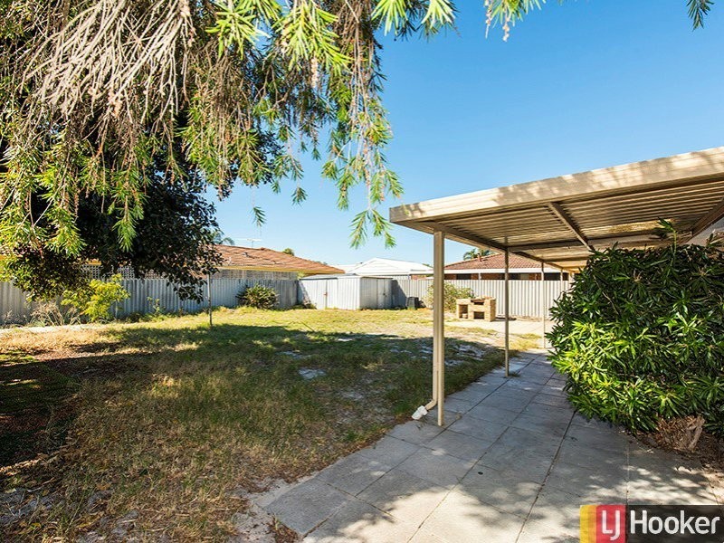 4 Walker Place, Gosnells WA 6110