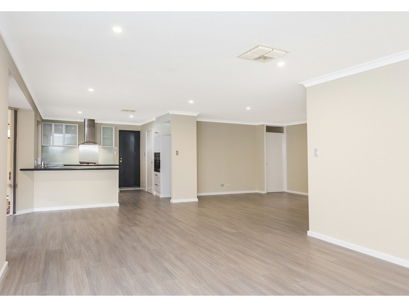 15 Autumn Crescent, Thornlie WA 6108