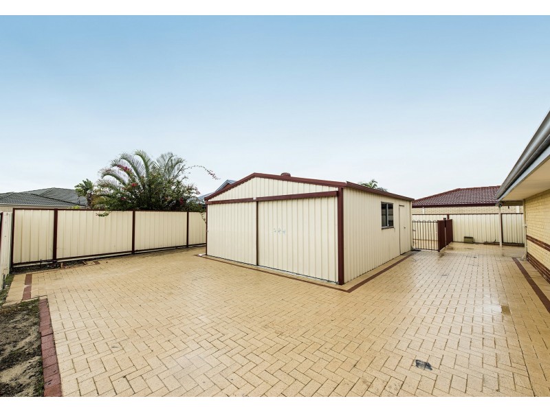 15 Autumn Crescent, Thornlie WA 6108